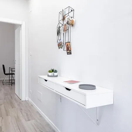 アパート Secondo Aro Modern Balcony Flat アスティ