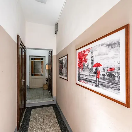 Secondo Aro Modern Balcony Flat