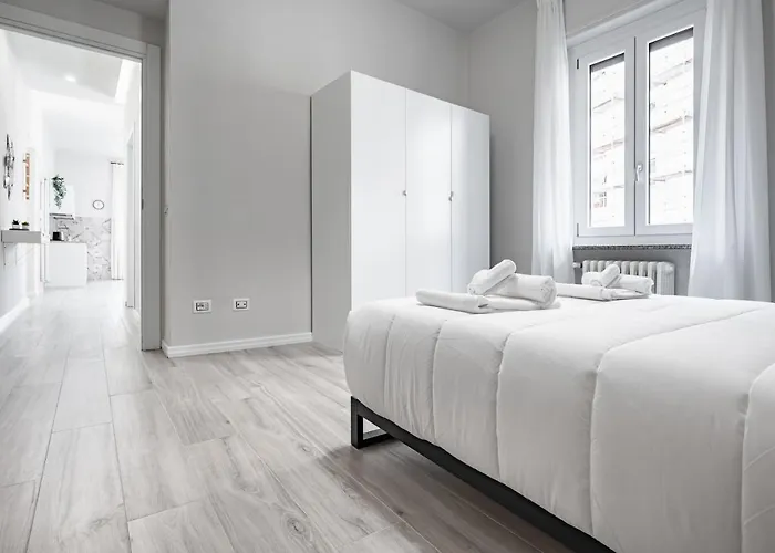 Secondo Aro Modern Balcony Flat *
